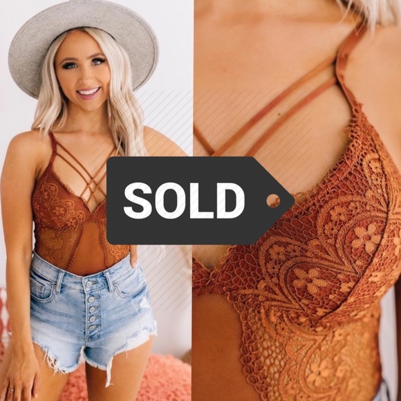 Tops - ➖ 𝚃𝚑𝚒𝚜 𝙸𝚝𝚎𝚖 𝙷𝚊𝚜 𝙱𝚎𝚎𝚗 𝚂𝚘𝚕𝚍